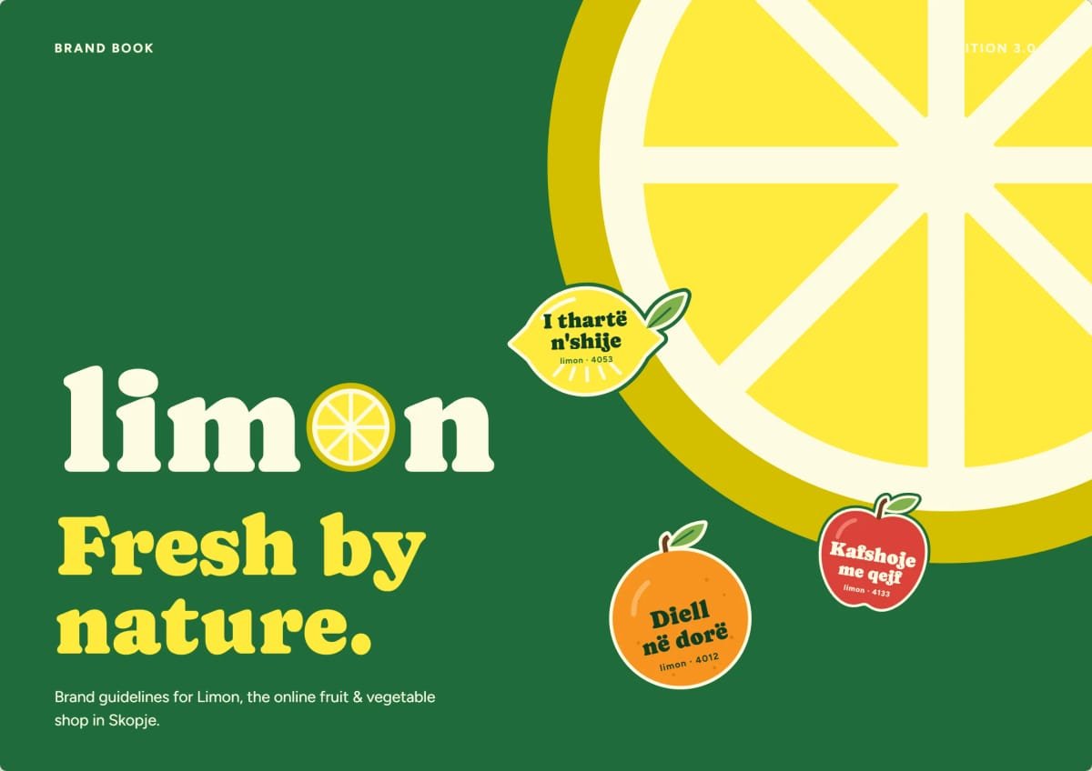 Brandbook-Cover auf Limon-Grün: die limon-Wortmarke mit einer Zitronenscheibe als O, „Fresh by nature.“ in Gelb, eine große Zitronenscheibe und drei Obst-Sticker.